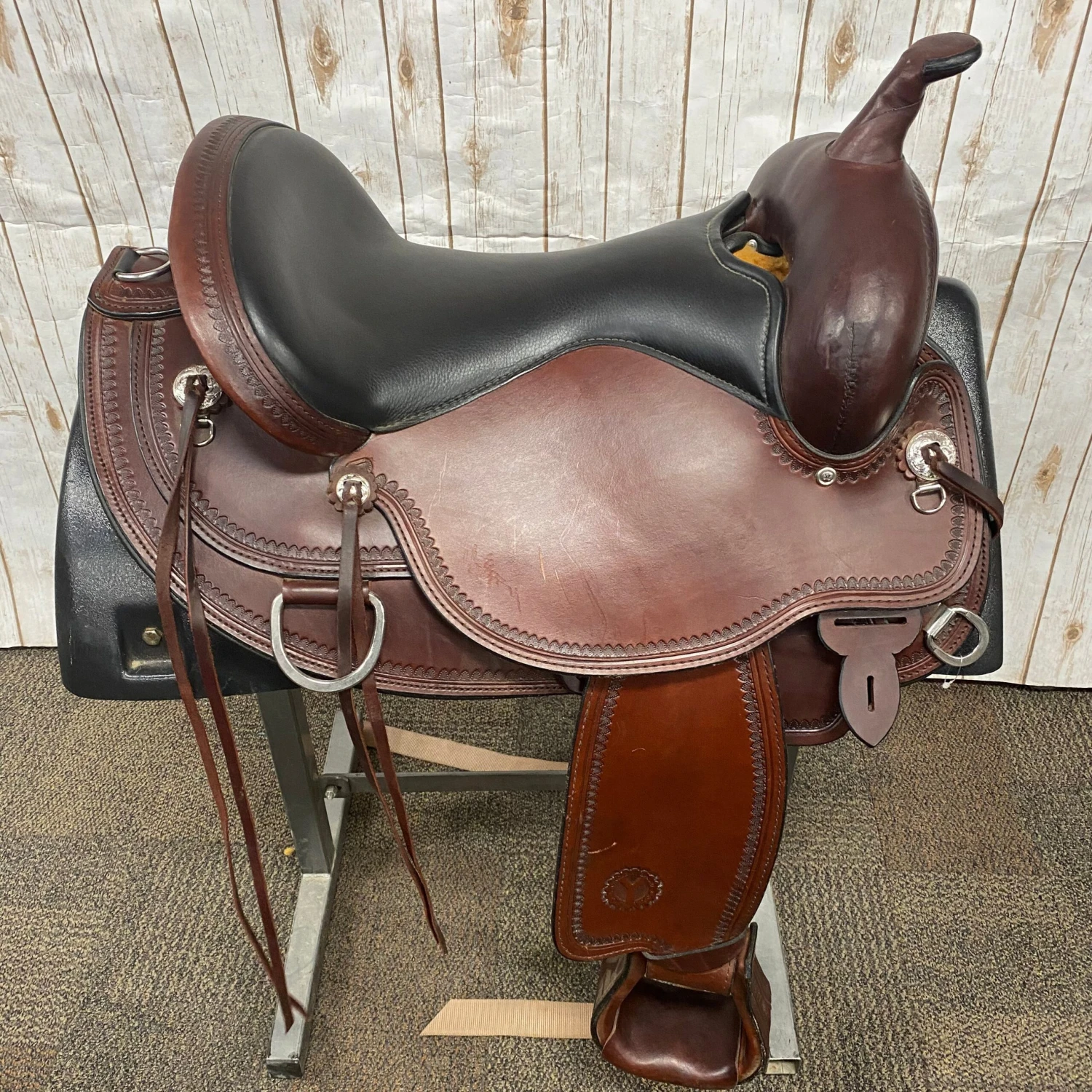 Circle Y 16-Inch-Wide Omaha Flex Trail Saddle 4 Circle Y 16-Inch-Wide Omaha Flex Trail Saddle - Image 2