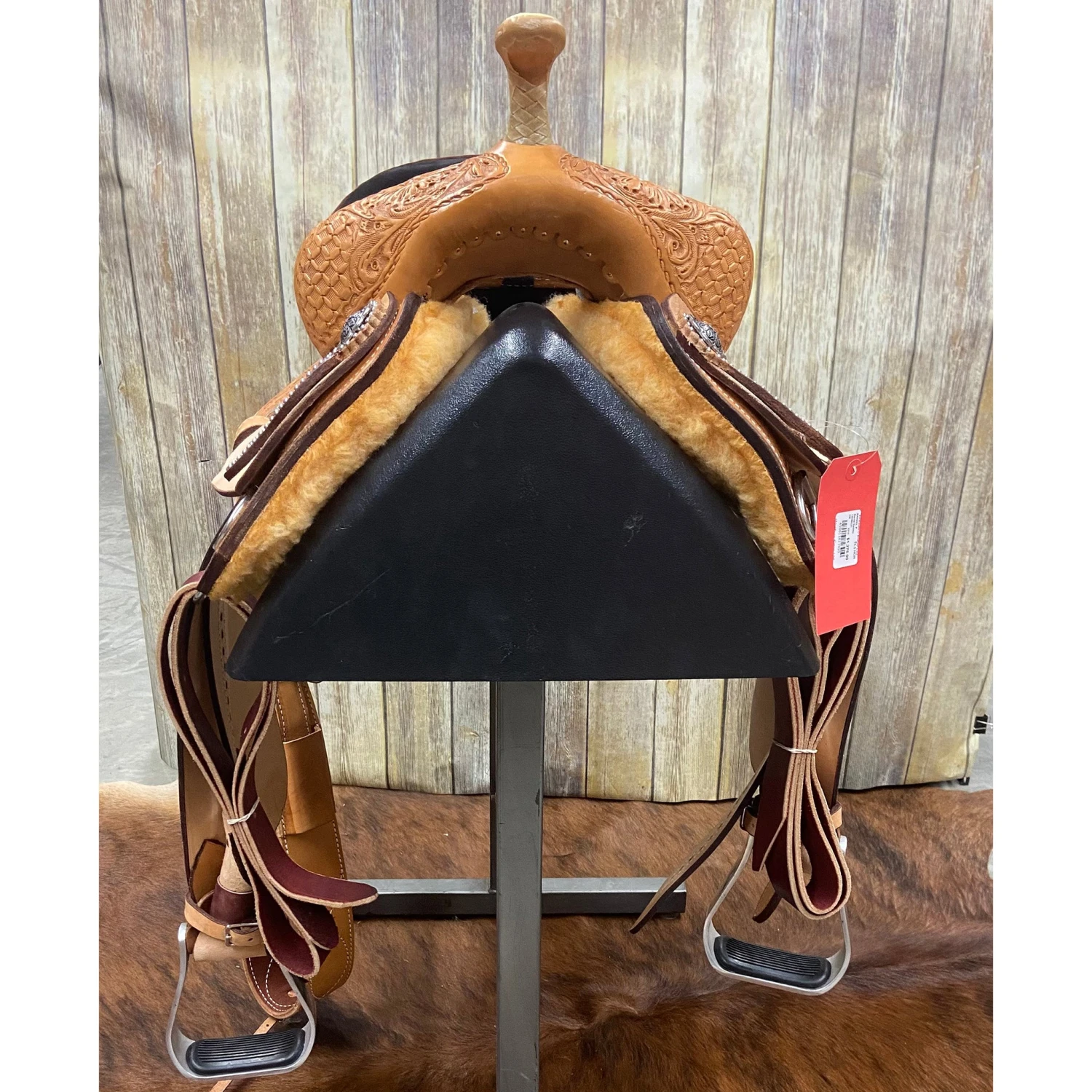 HR Saddlery 15.5 Inch Barrel Saddle 4 HR Saddlery 15.5 Inch Barrel Saddle - Image 2