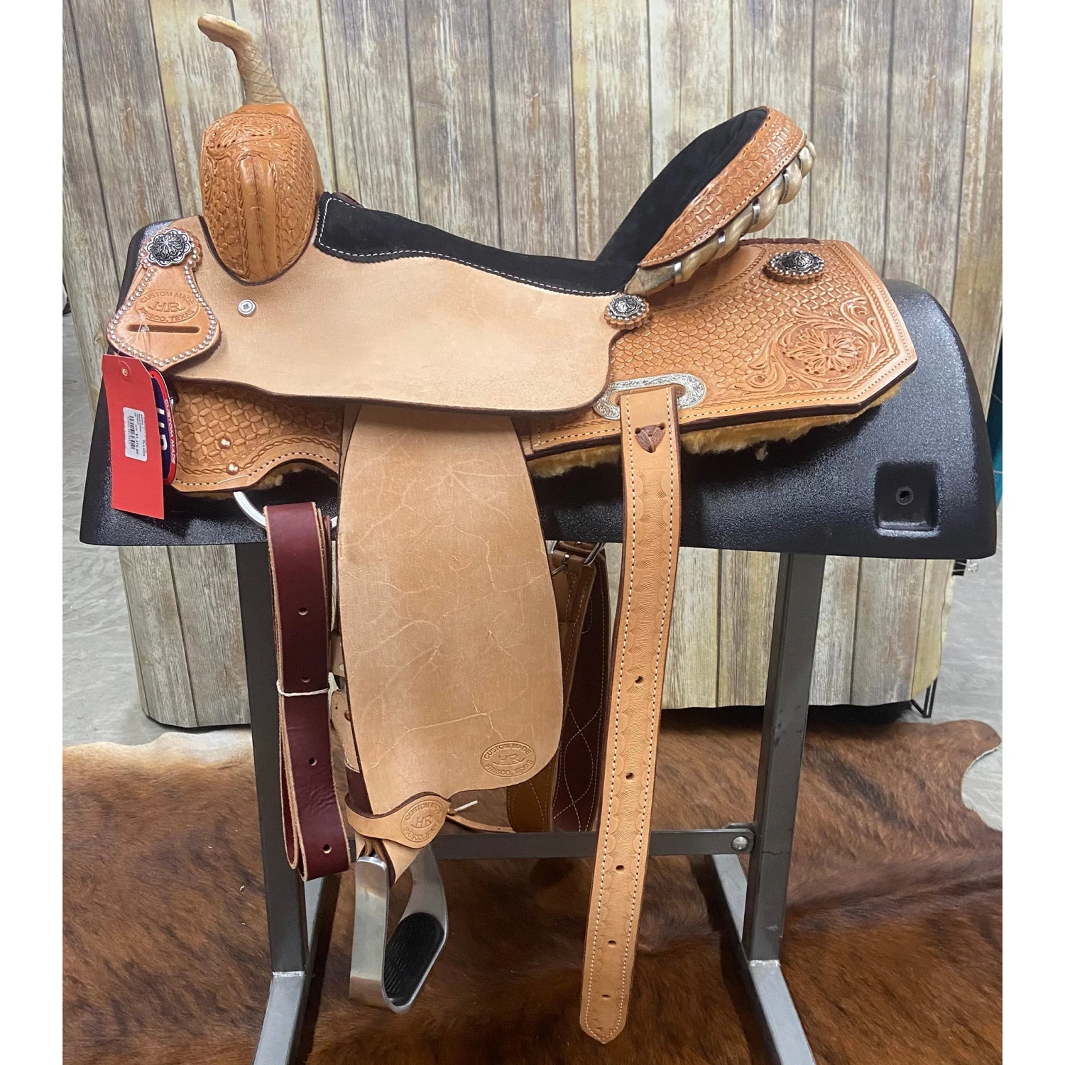 HR Saddlery 15.5 Inch Barrel Saddle 3 HR Saddlery 15.5 Inch Barrel Saddle