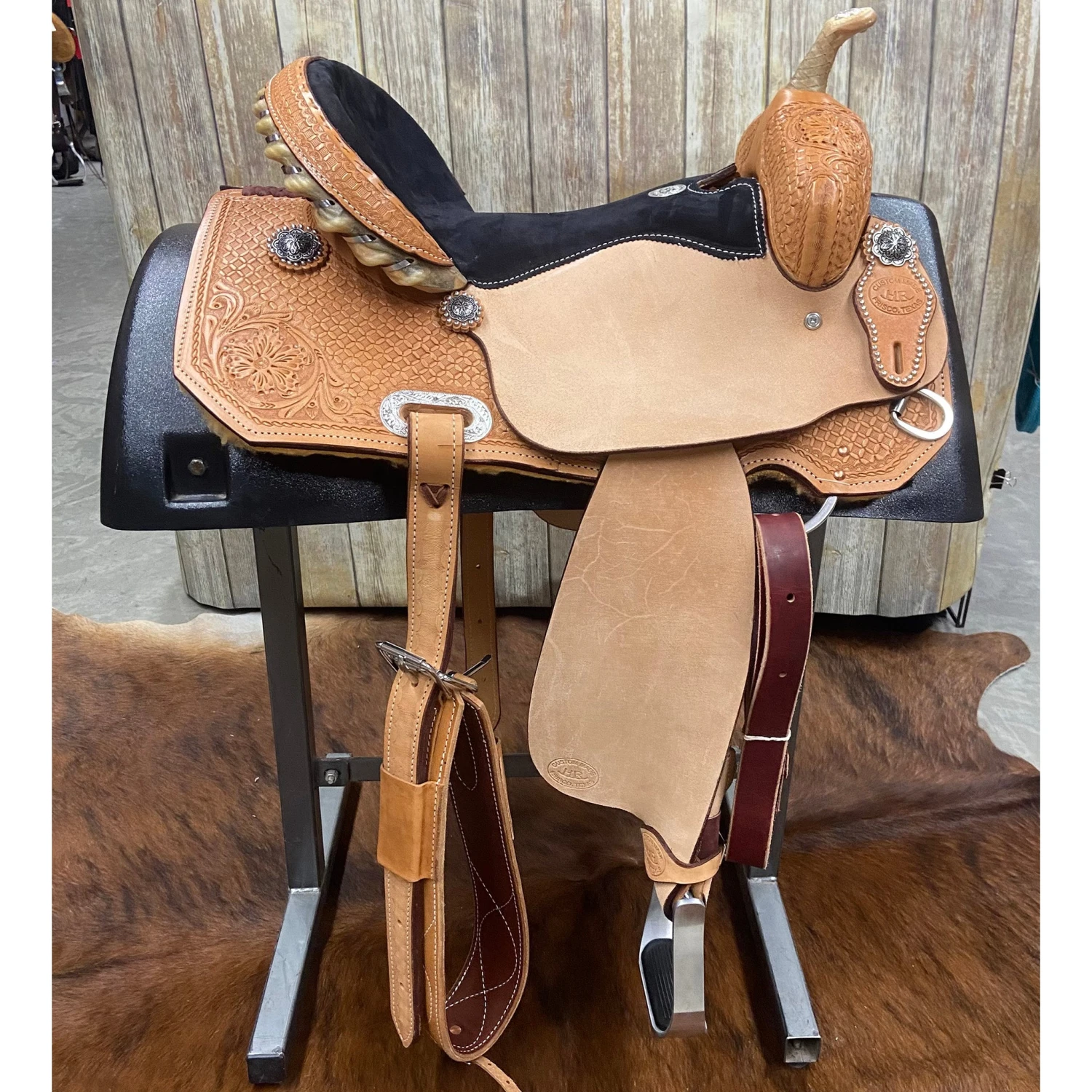 HR Saddlery 15.5 Inch Barrel Saddle 5 HR Saddlery 15.5 Inch Barrel Saddle - Image 3
